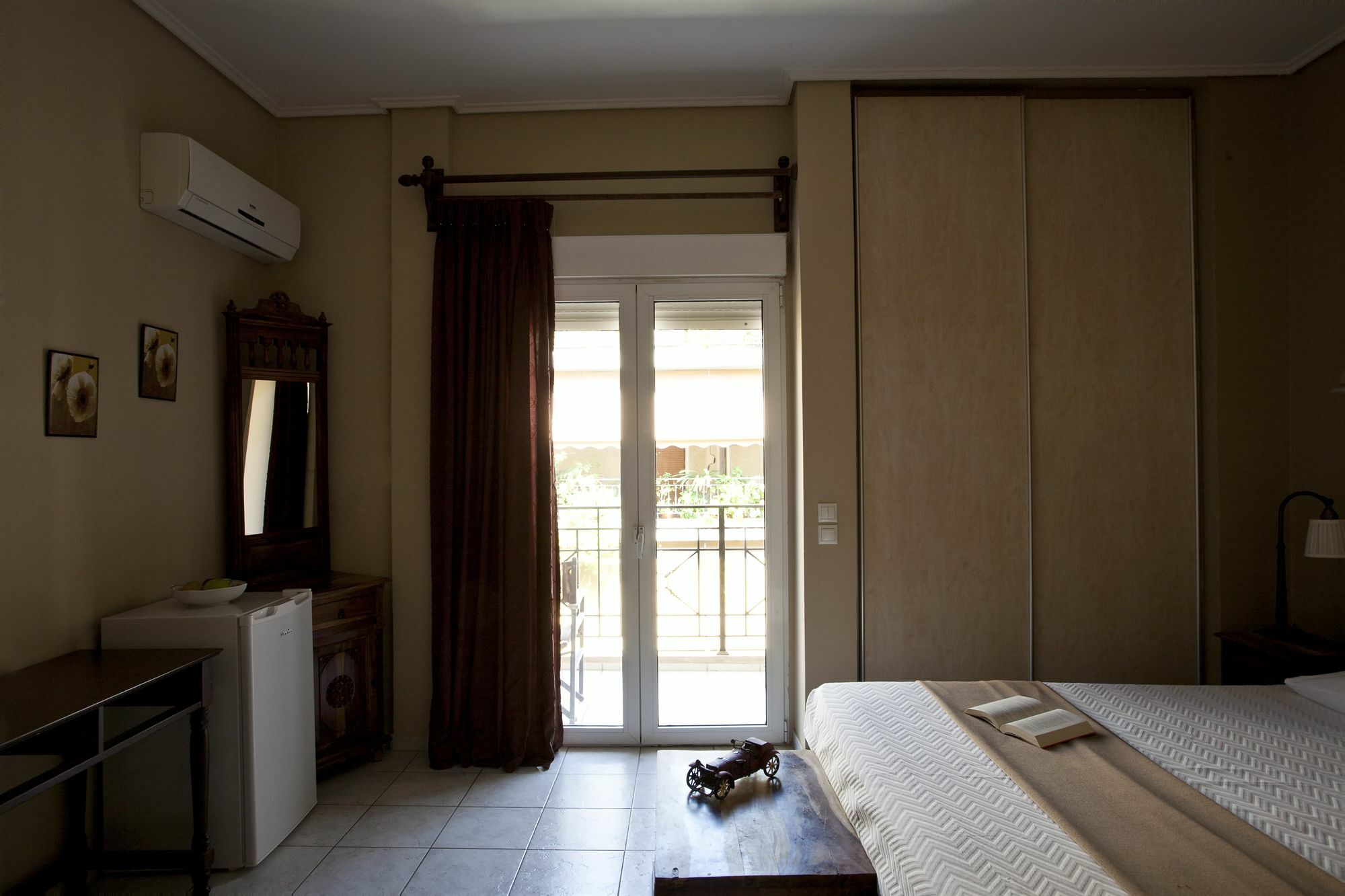Elizabeth Hotel Атина Екстериор снимка